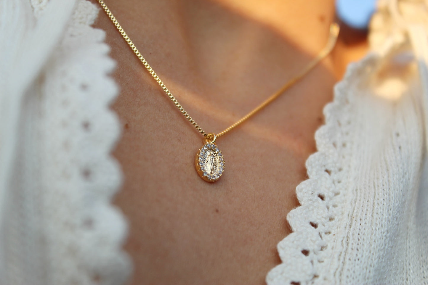 Collar BB Virgen Frost
