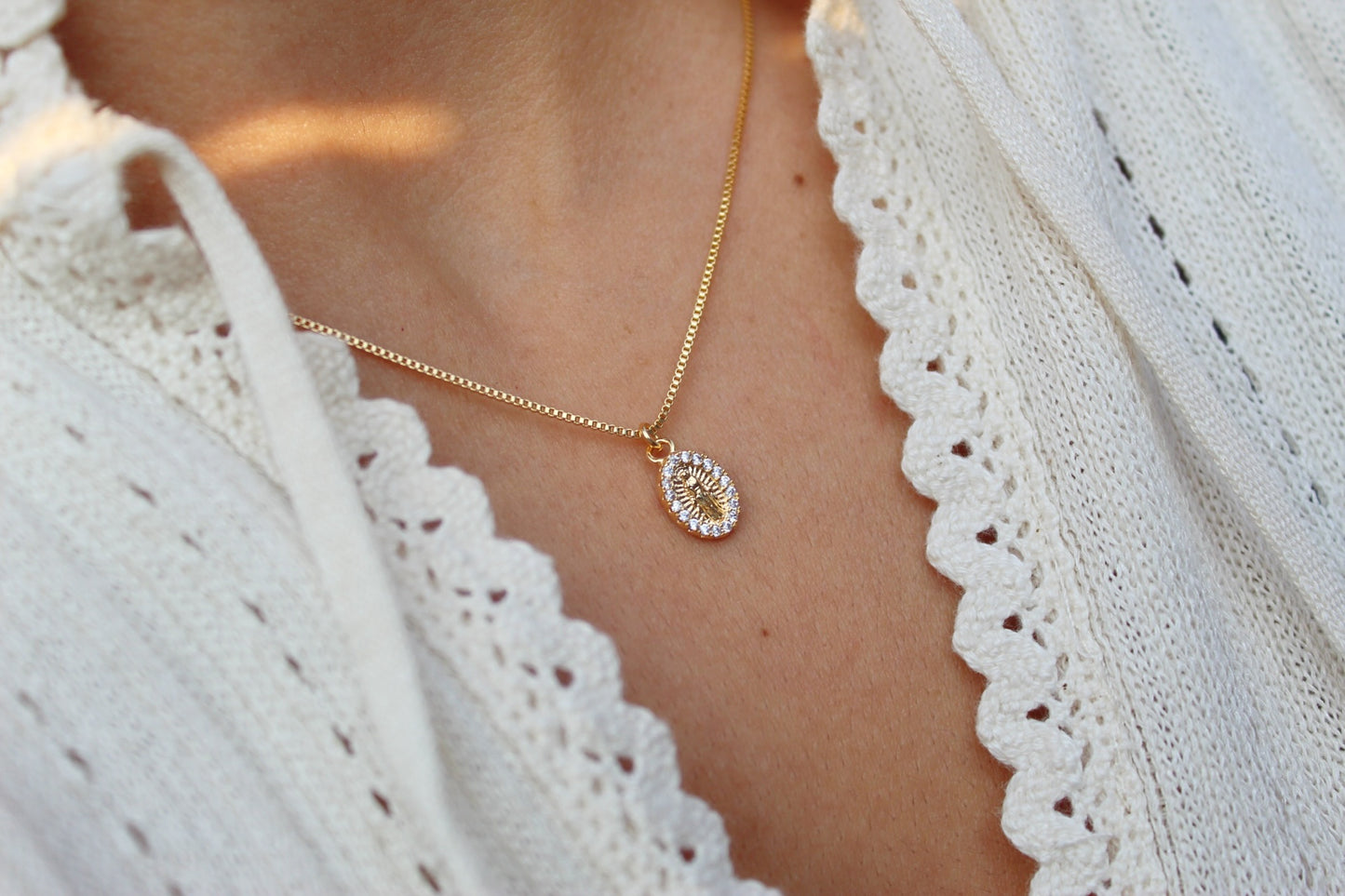Collar BB Virgen Frost