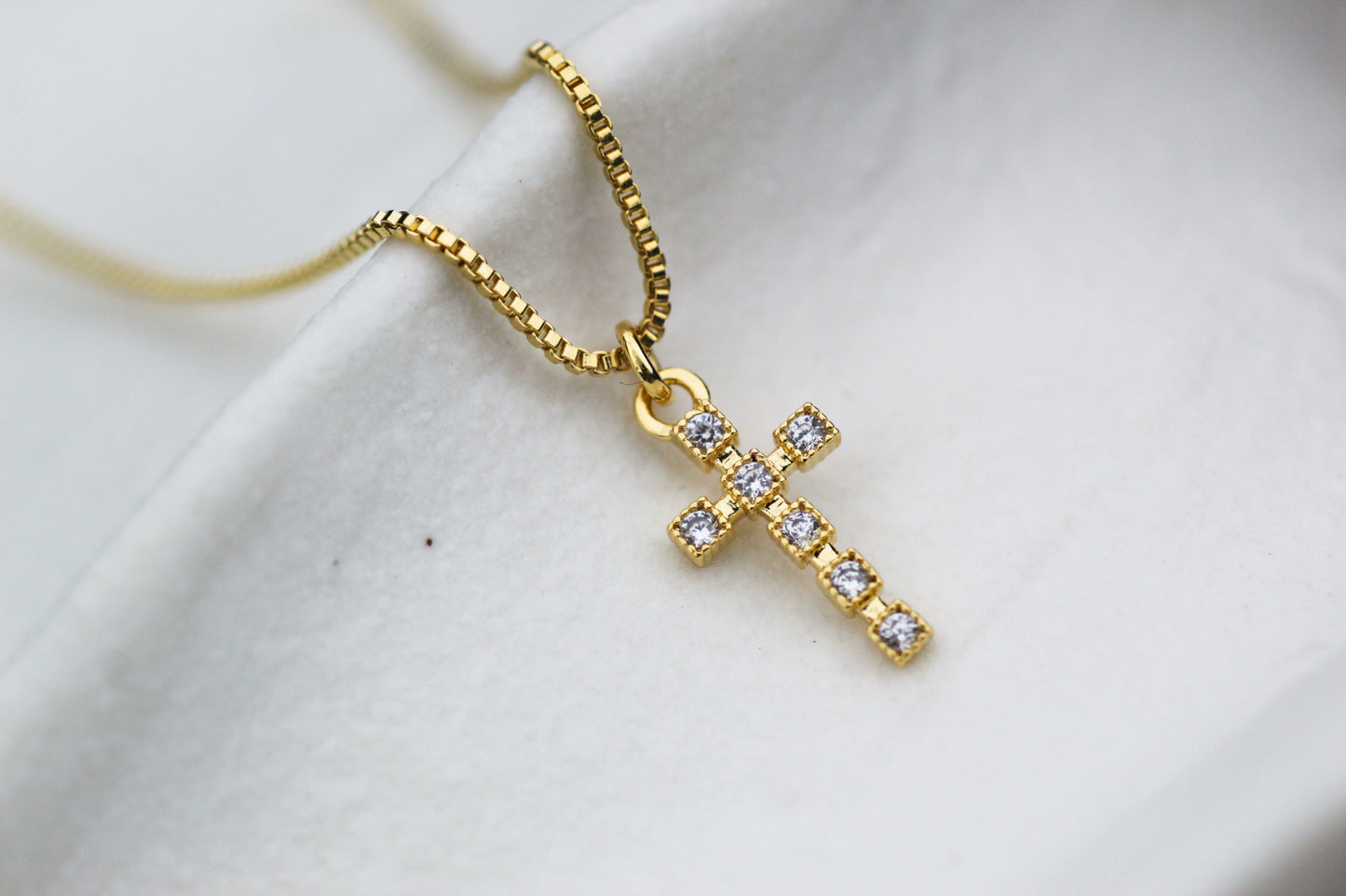 Collar Cruz Frost Gambar