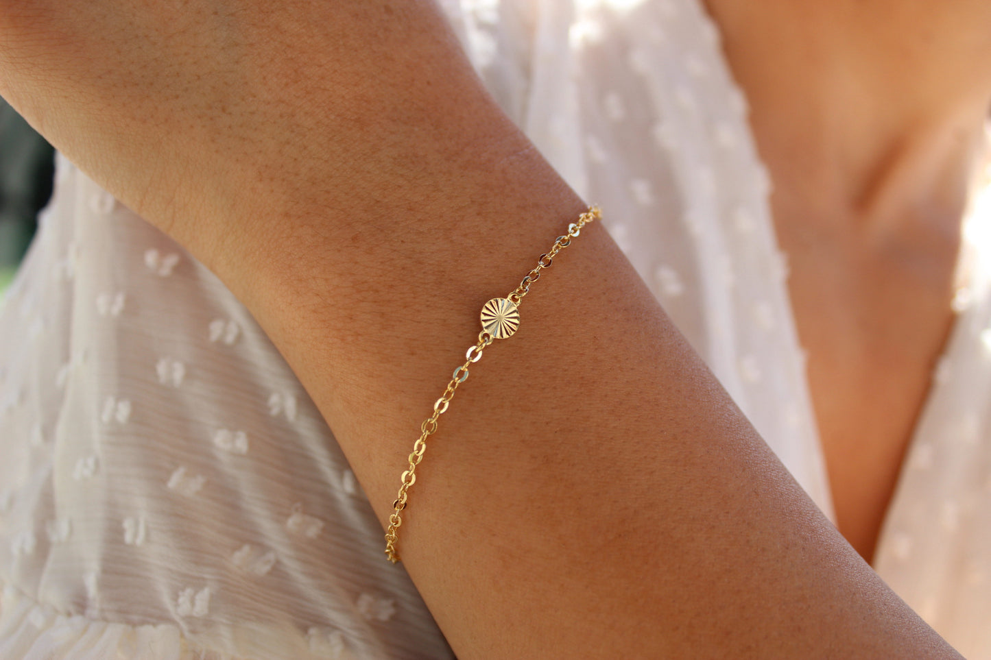 Pulsera BB Medalla Tex, minimalismo con estilo.