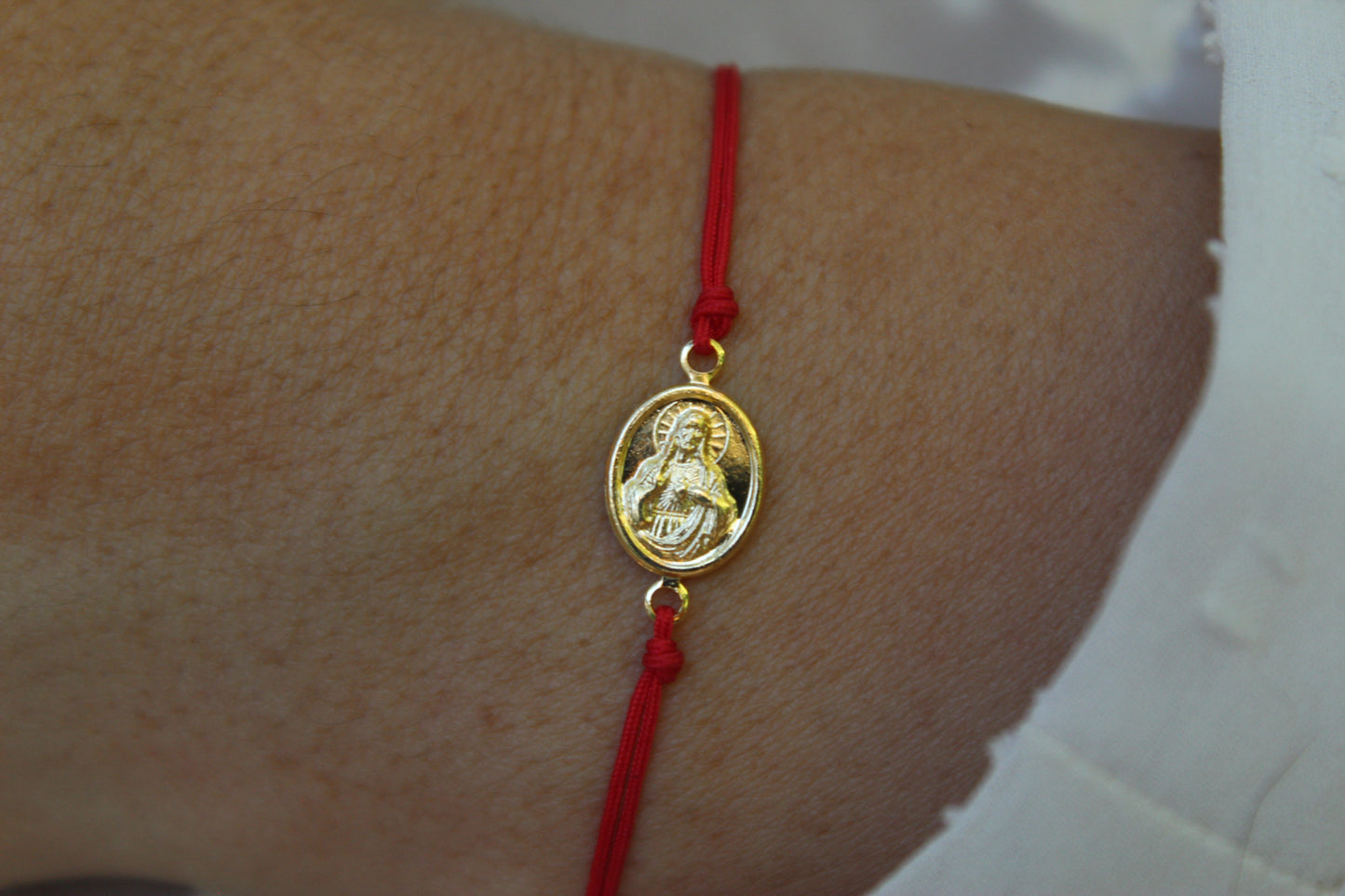 Pulsera Jesús Rojo, fe que se siente cerca todos los días