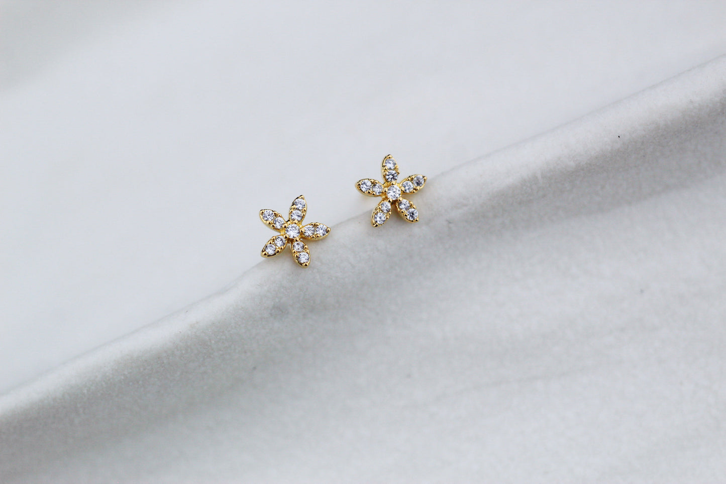 Aros BB Hawai Frost, flores sutiles inspiradas en Hawái