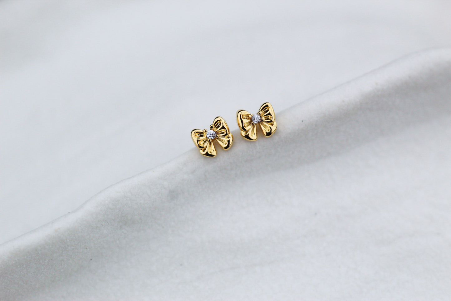 Aros BB Lazo Luz, un toque delicado que ilumina tu estilo