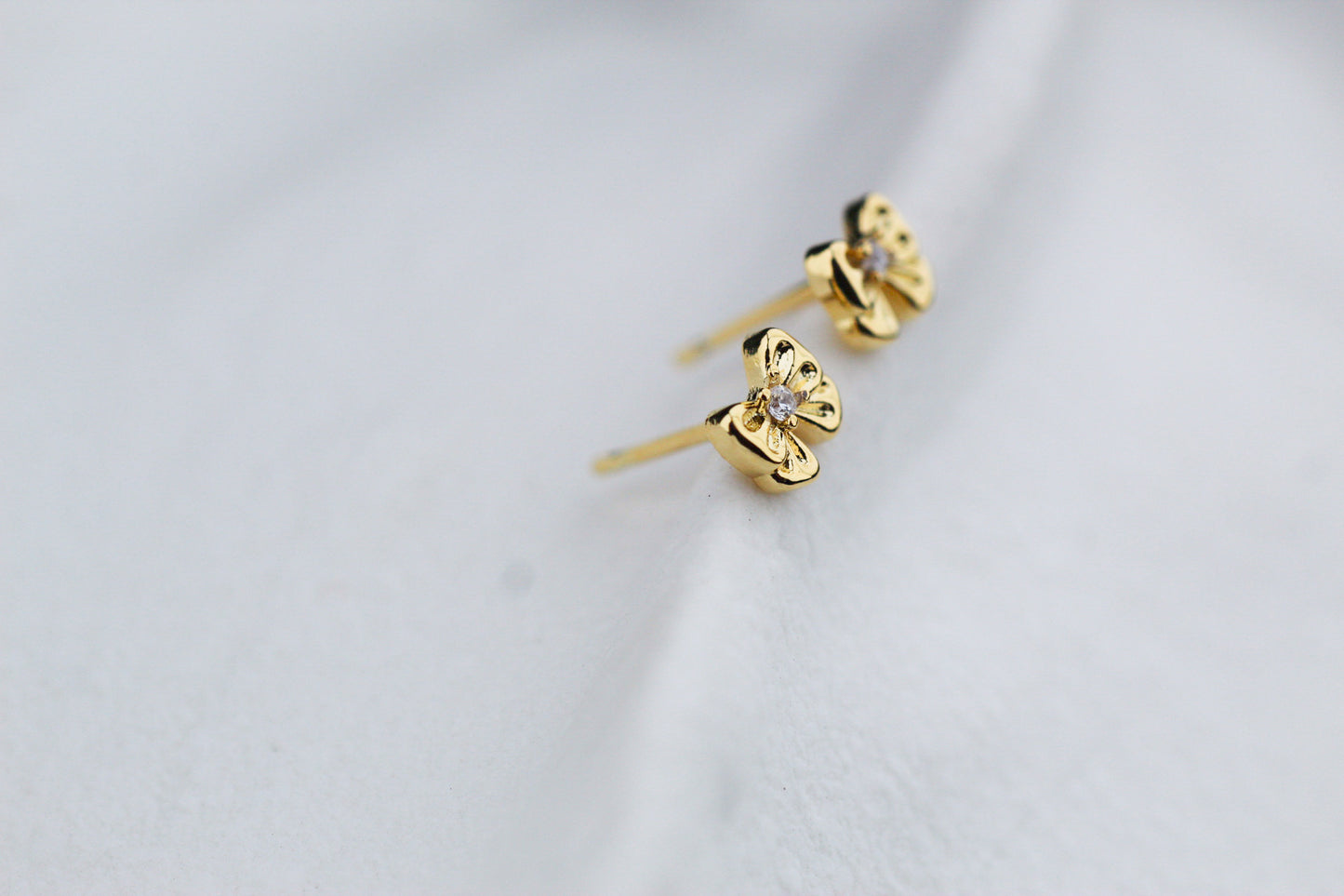 Aros BB Lazo Luz, un toque delicado que ilumina tu estilo