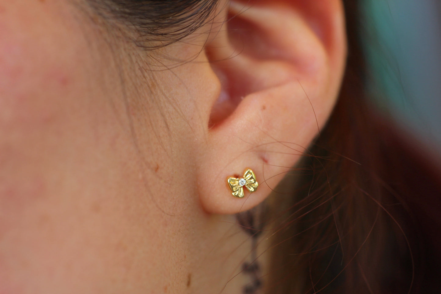 Aros BB Lazo Luz, un toque delicado que ilumina tu estilo