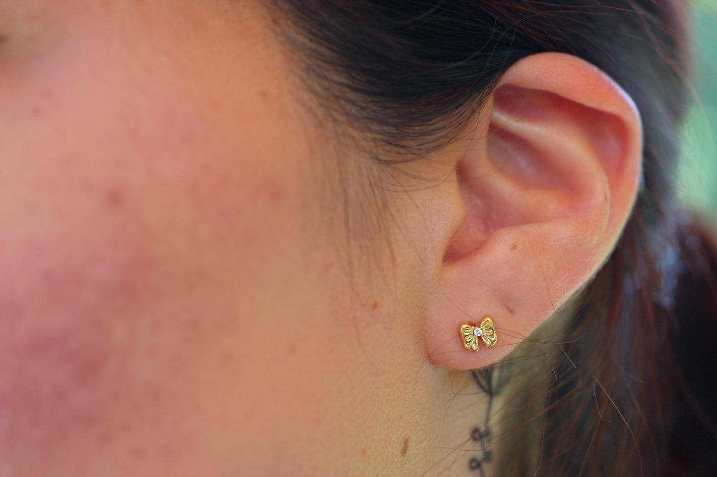 Aros BB Lazo Luz, un toque delicado que ilumina tu estilo