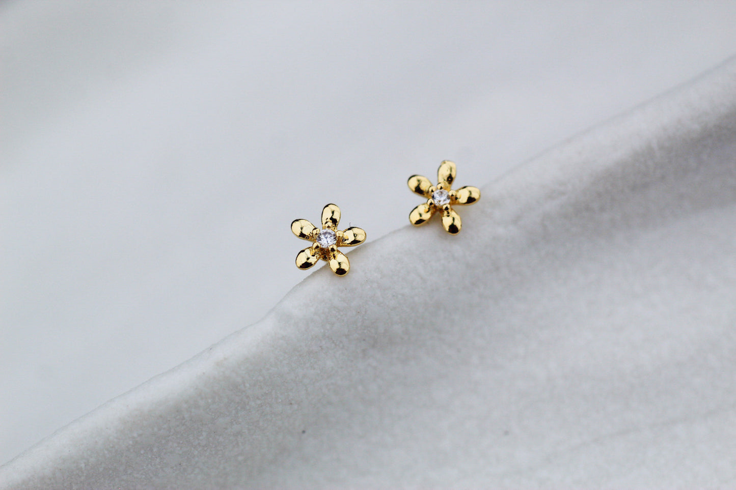 Aros BB Mini Flor Luz, un detalle que ilumina con suavidad