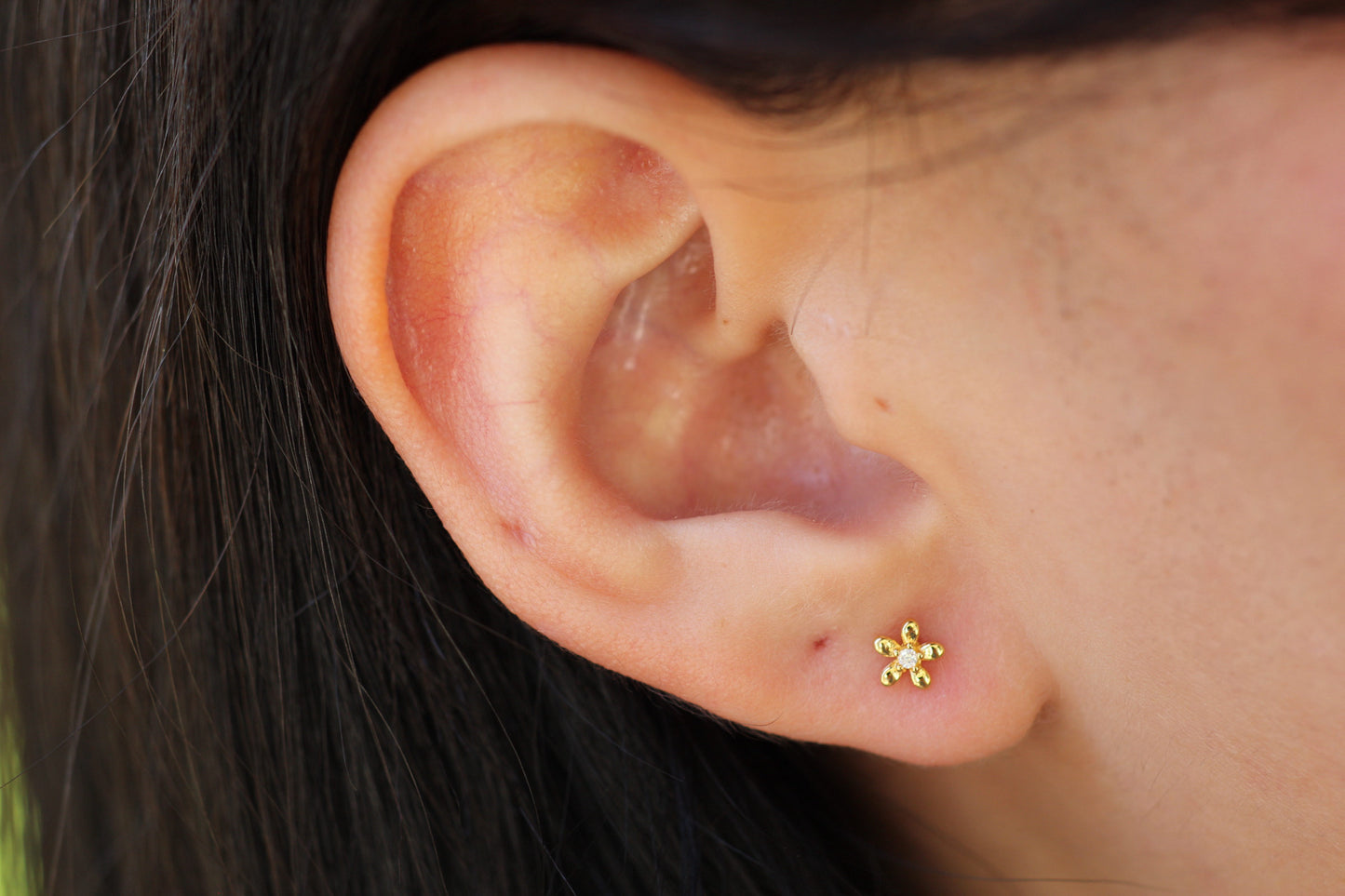 Aros BB Mini Flor Luz, un detalle que ilumina con suavidad