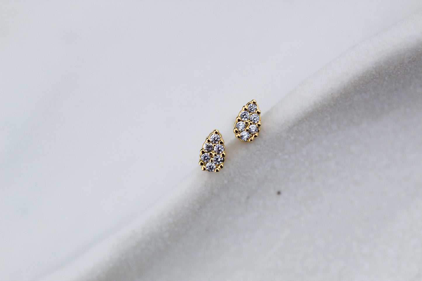 Aros Drops Frost 5 mm, luz precisa que realza tu rostro