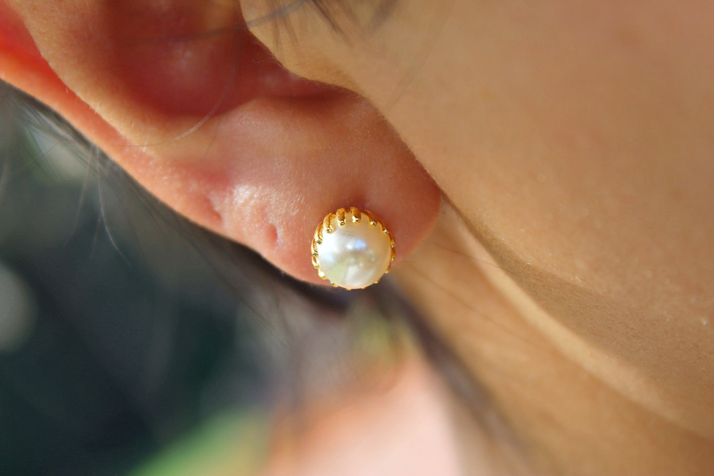 Aros Perla Capullo 9 mm, elegancia que florece