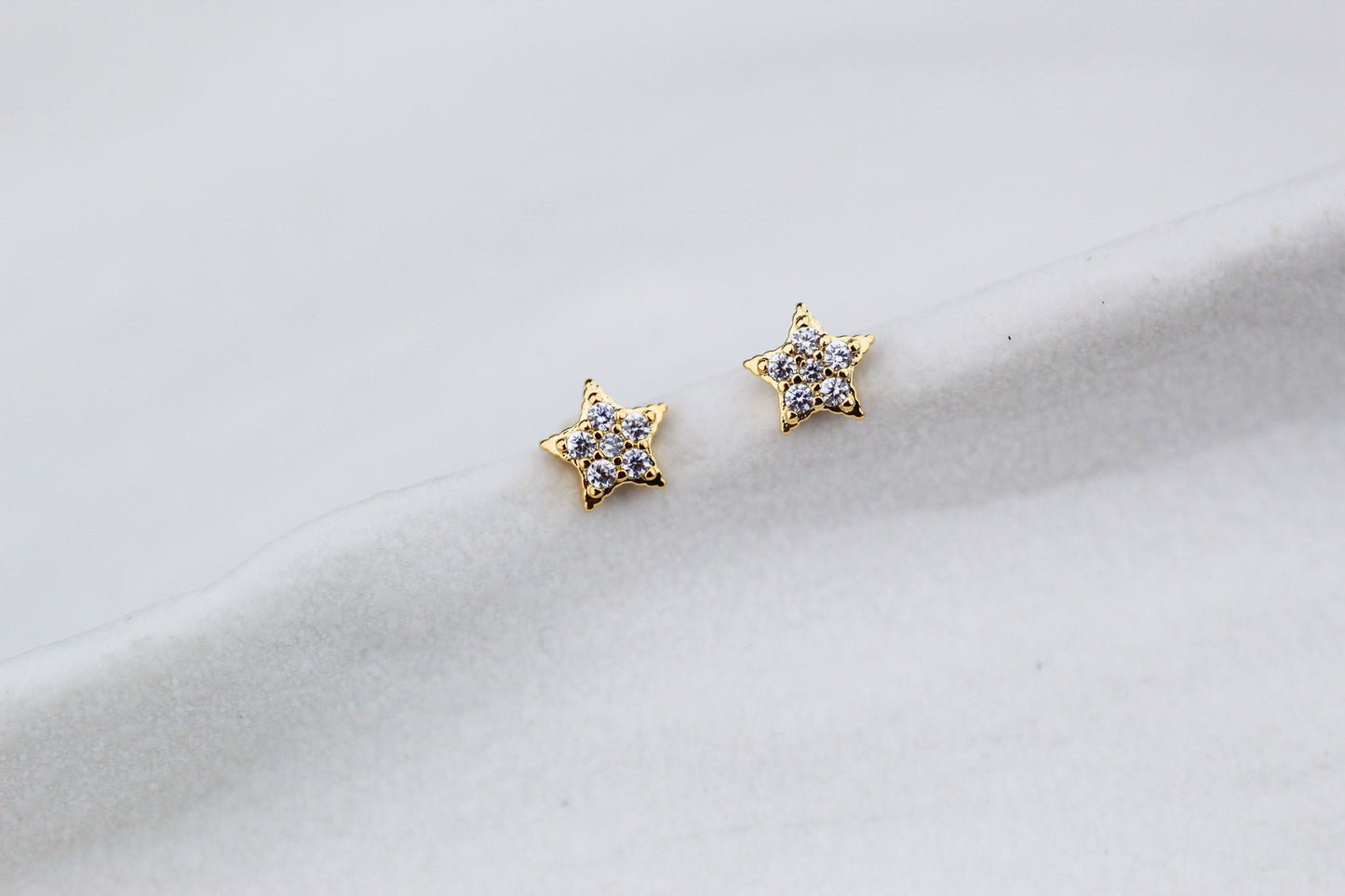 Aros Stella Frost, luz que realza tu mirada