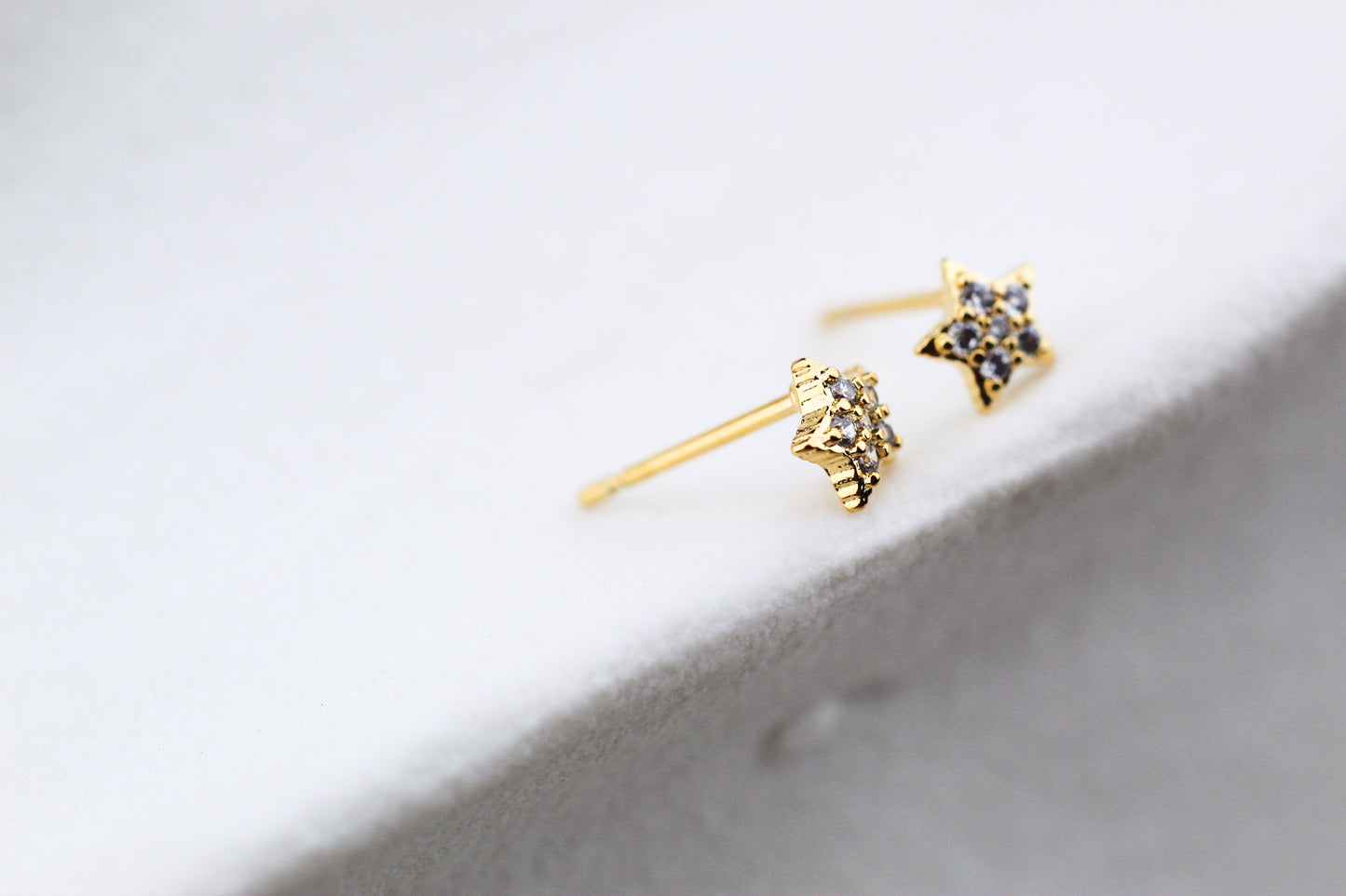 Aros Stella Frost, luz que realza tu mirada