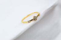 Anillo Carti Flor Luz, delicadeza con brillo moderno 4