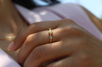 Anillo Carti Flor Luz, delicadeza con brillo moderno 3