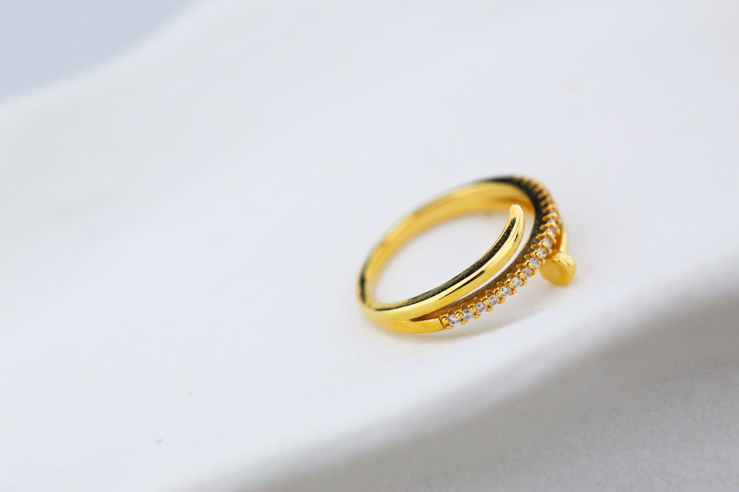 Anillo Clavo Frost, diseño audaz en clave moderna