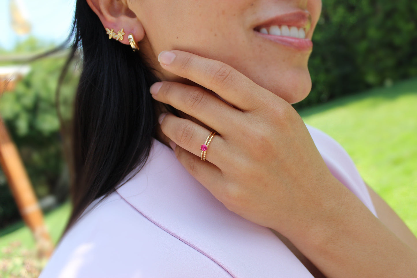 Anillo Diane Luz Rosado, un color vivo que expresa feminidad y carácter