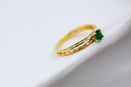 Anillo Diane Luz Verde, un color esmeralda que transmite frescura y carácter