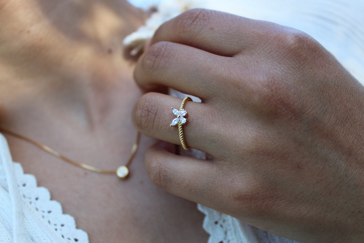 Anillo Diane Mariposa Luz, un símbolo de transformación y libertad