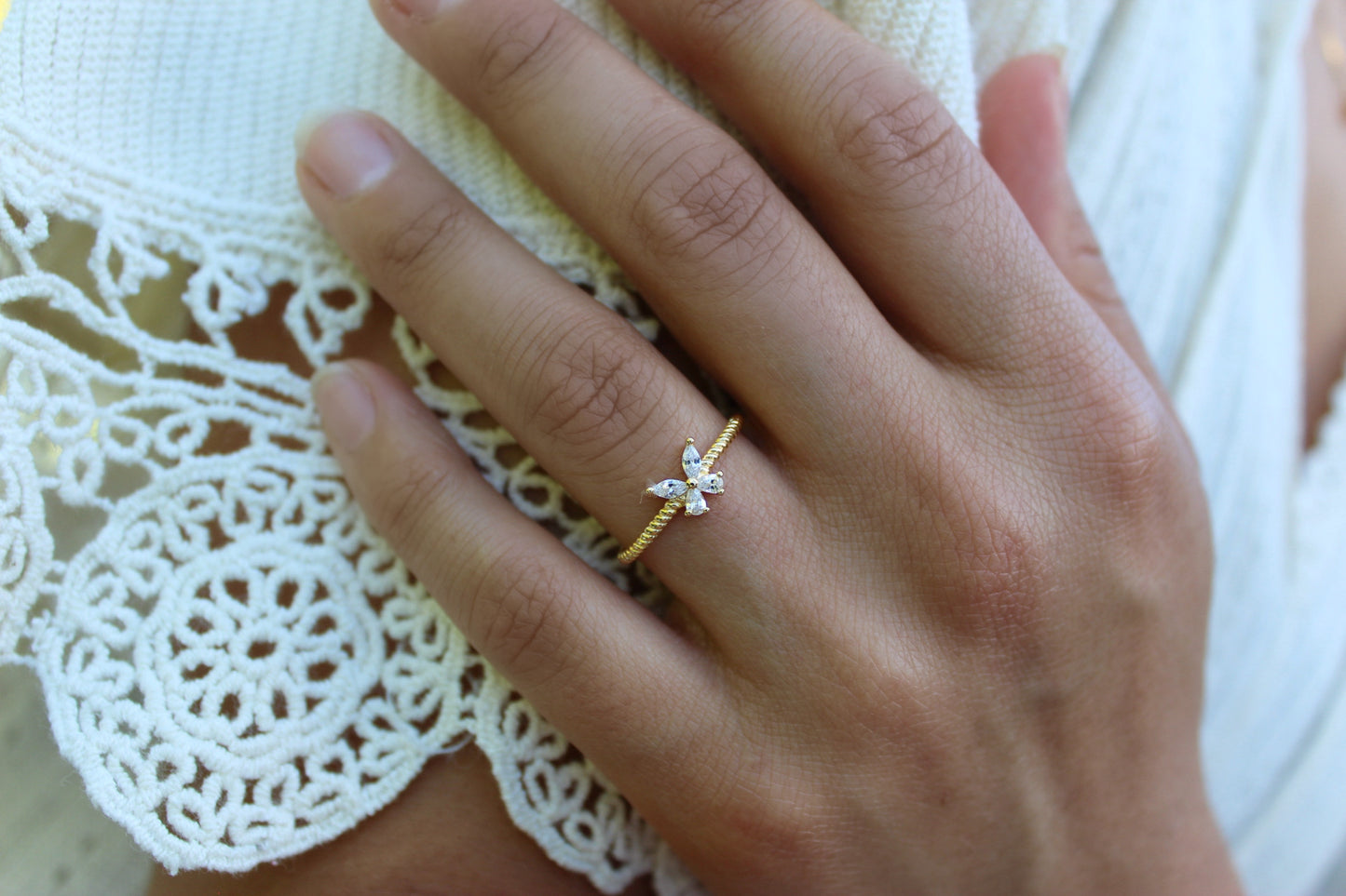 Anillo Diane Mariposa Luz, un símbolo de transformación y libertad