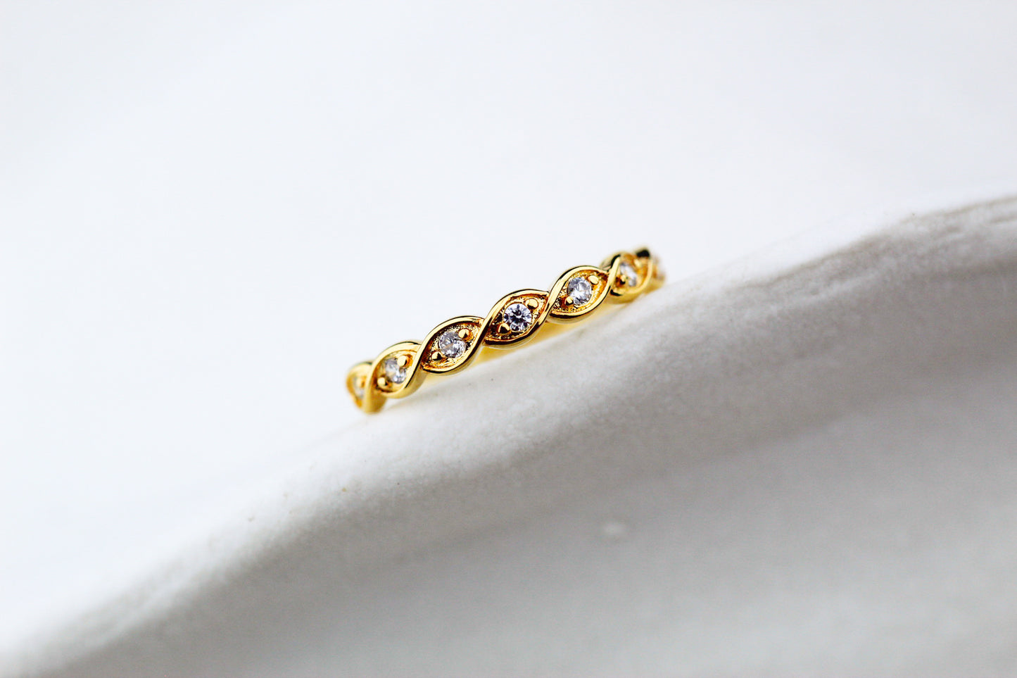 Anillo Donza Luz, un destello sutil que realza tu esencia