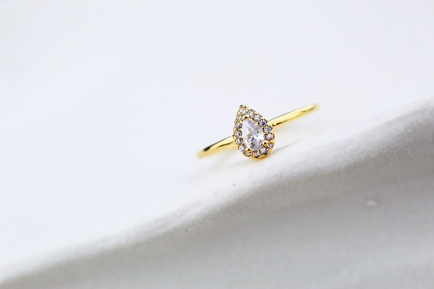 Anillo Diane Drops Frost, destellos que marcan tu ritmo