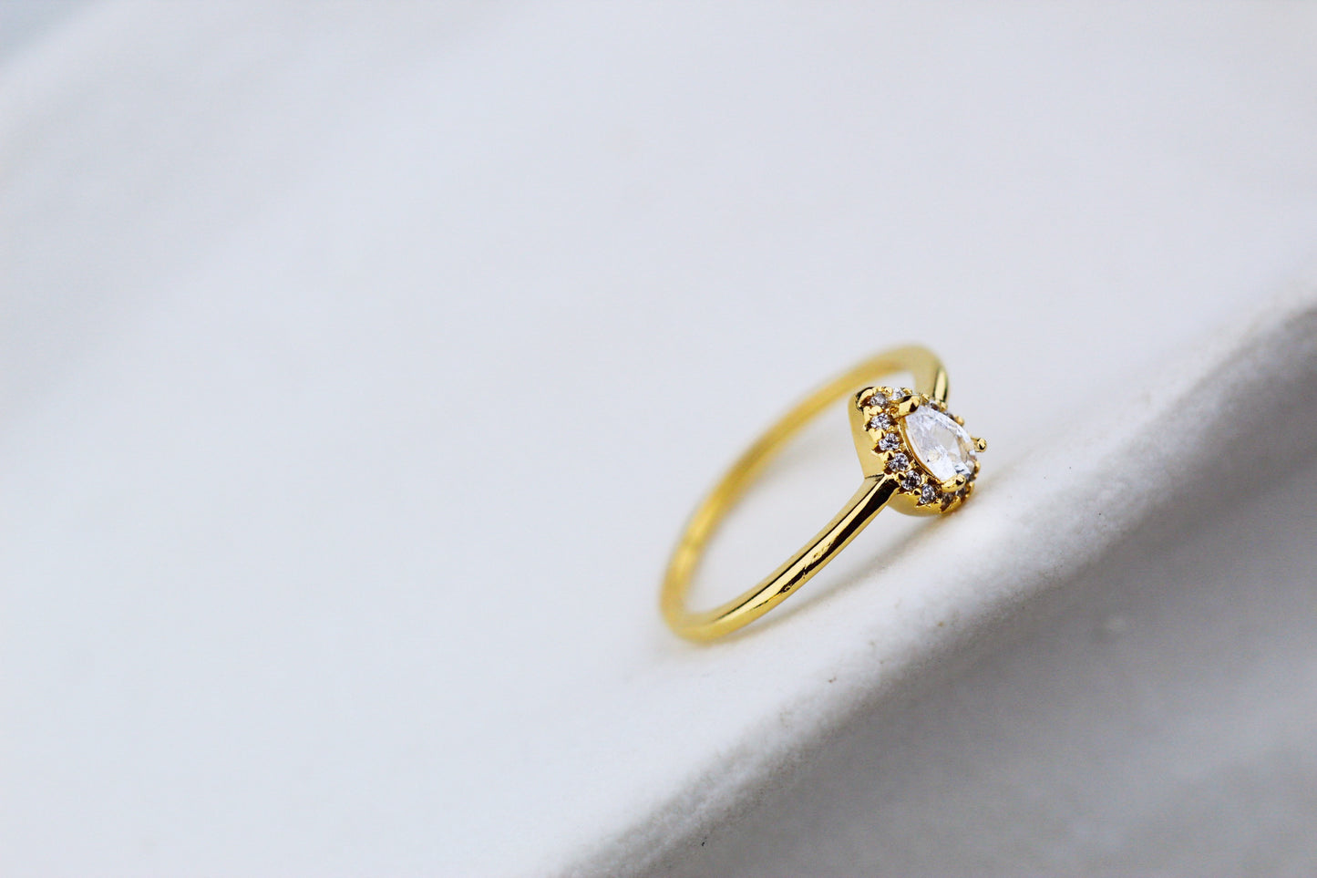 Anillo Diane Drops Frost, destellos que marcan tu ritmo