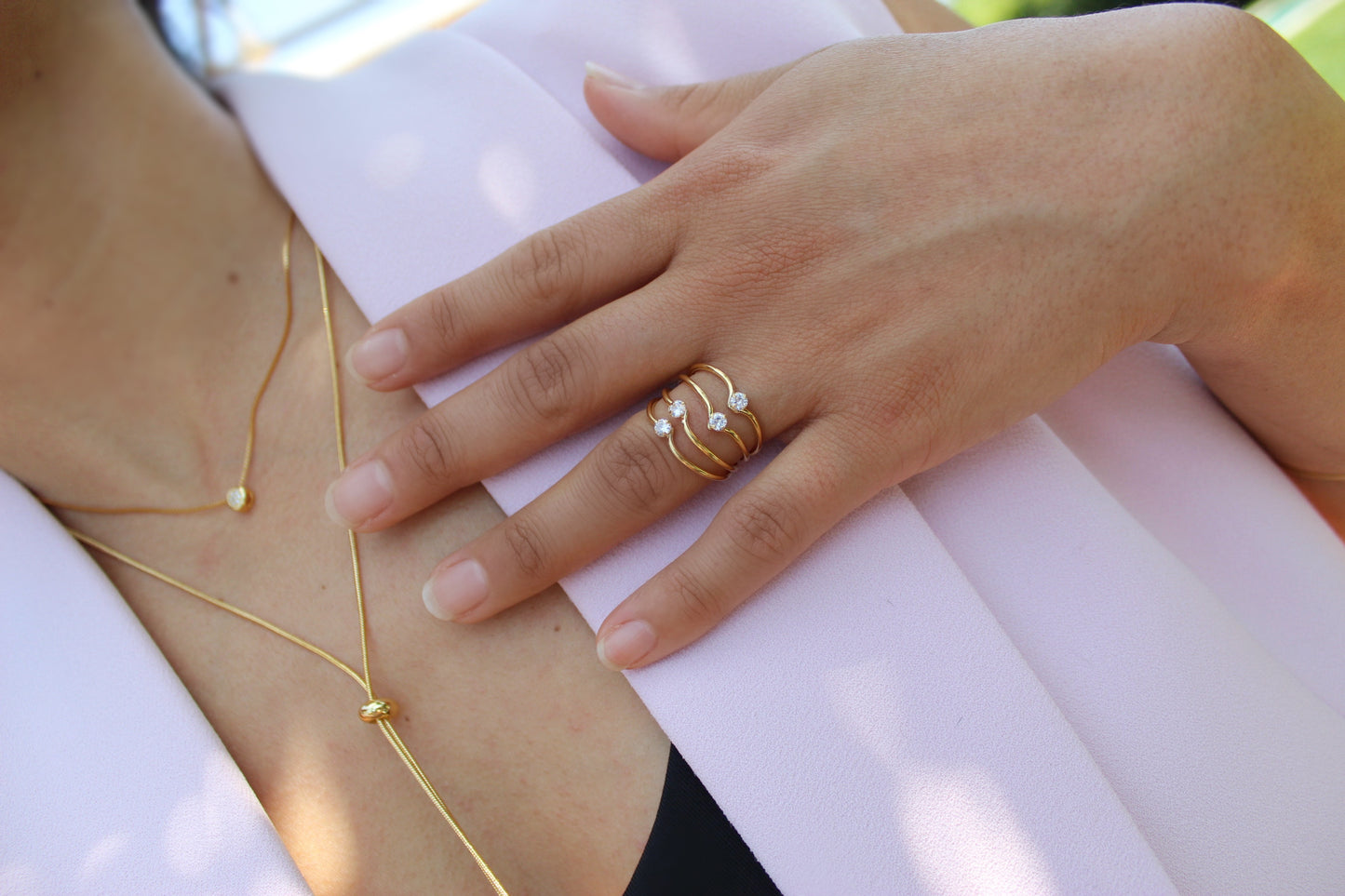 Anillo Fluído Cua Luz Pira, luz con carácter que transforma tu presencia