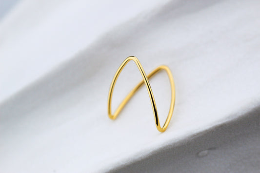 Anillo Pirámide, minimalismo que rompe con lo común