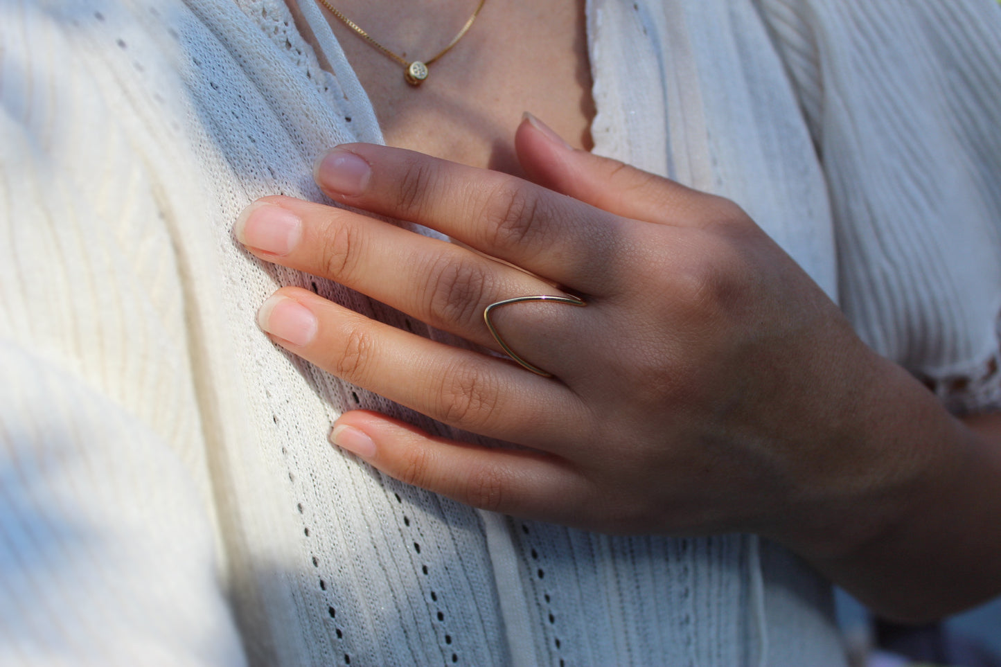 Anillo Pirámide, minimalismo que rompe con lo común