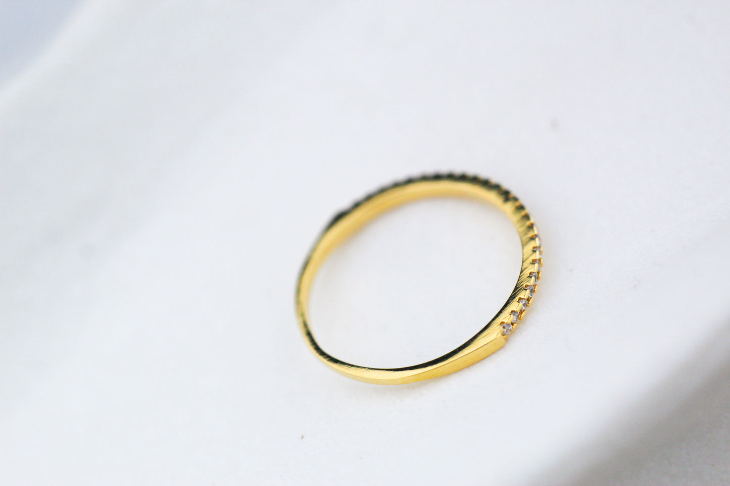 Anillo Tara Frost, delicadeza que ilumina cada momento