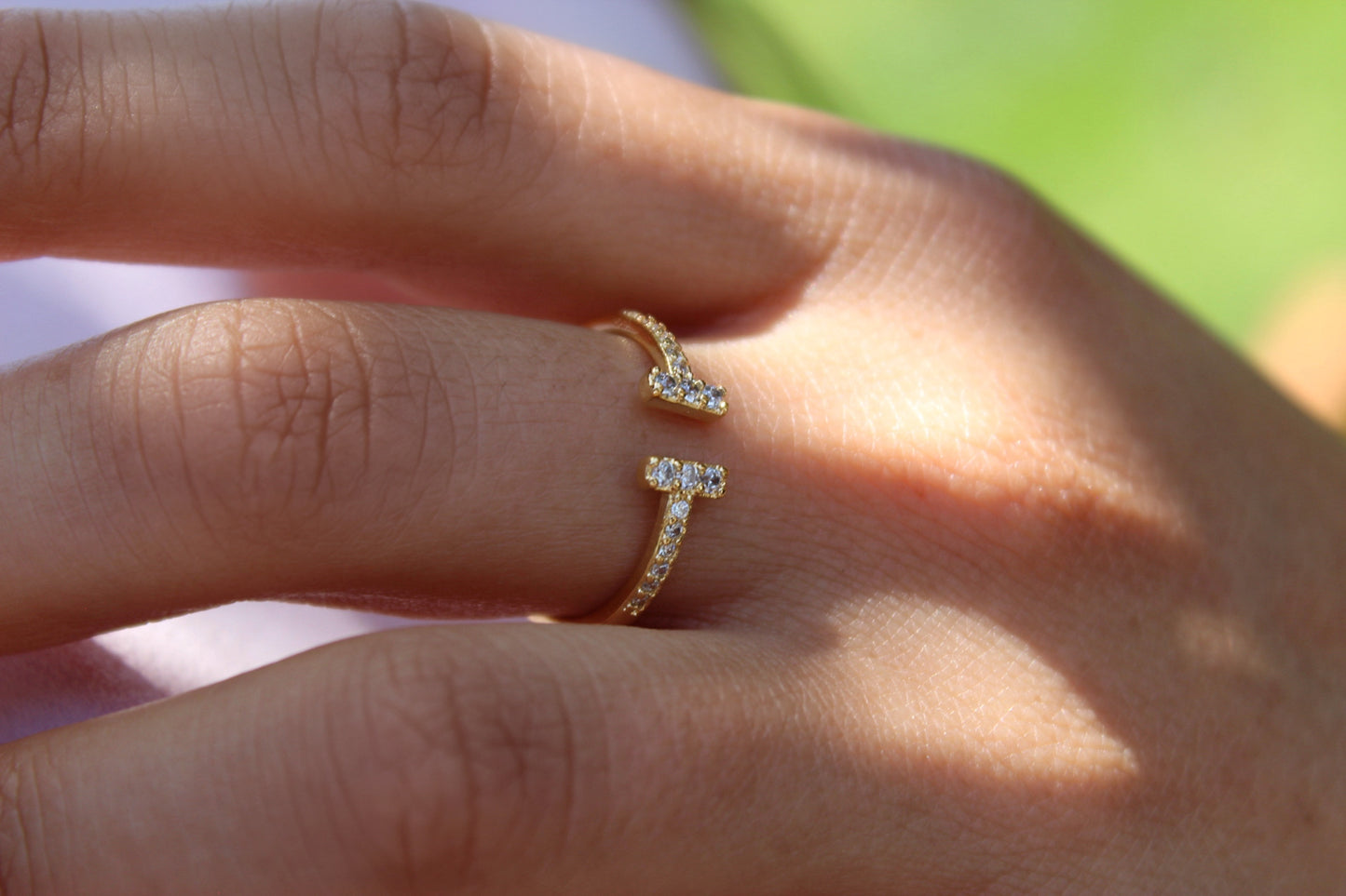 Anillo Ti Frost, destellos finos para un estilo limpio y actual