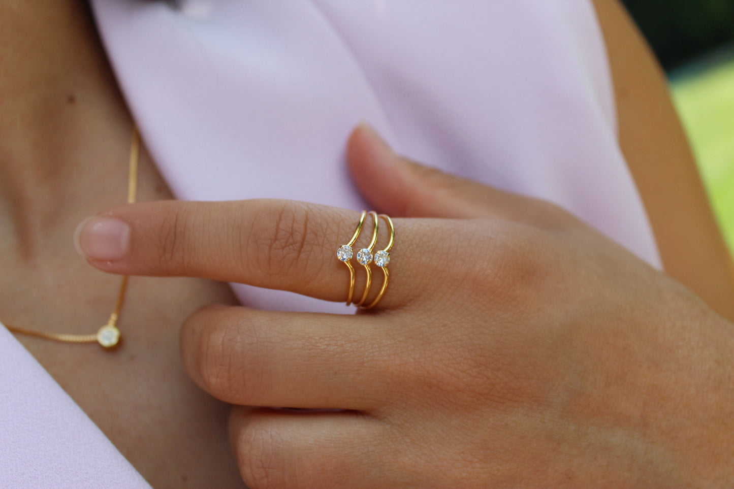 Anillo Tri Luz Pira, luz moderna con un toque audaz