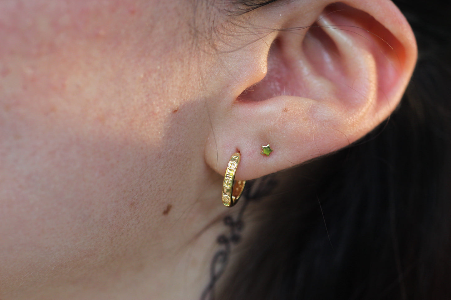 Argollas Borneo Carti Sutil 1,4, la delicadeza de la alta joyería en su versión más clásica