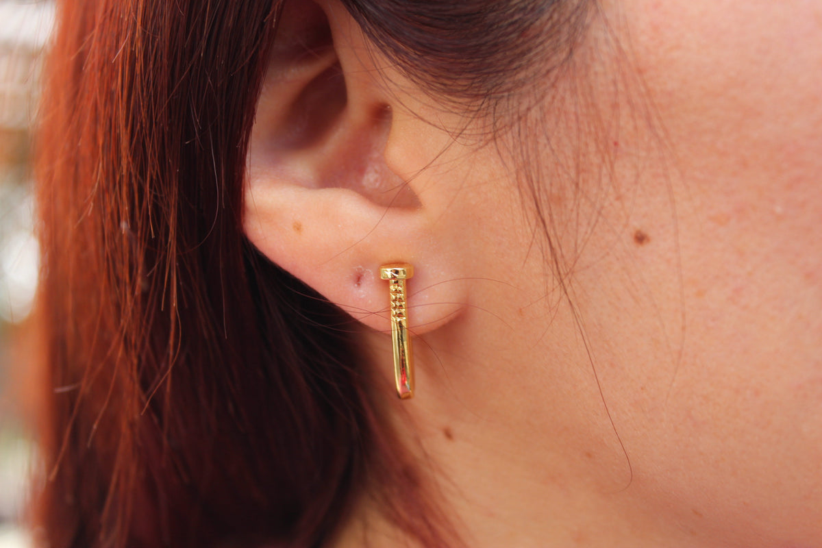 Argollas Carti Clavo 2,1, Actitud y fuerza que marcan la diferencia