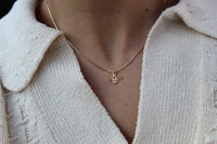 Collar Abeja Cali 2
