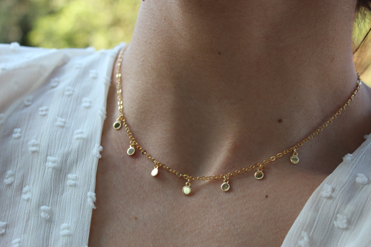 Collar Copelia BB Medalla Bor, un detalle moderno con sutileza.