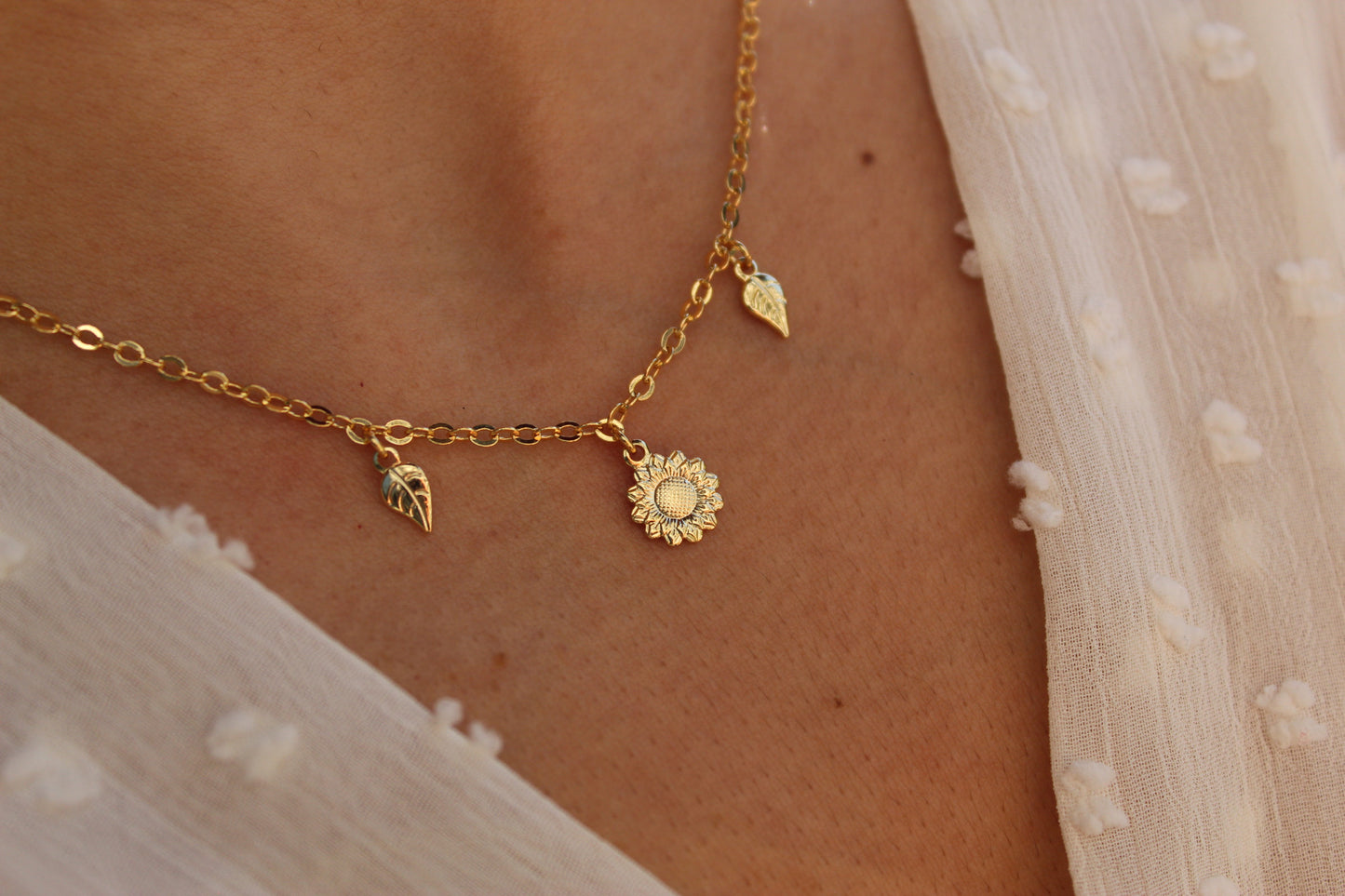 Collar Copelia Girasol, un detalle que florece contigo.