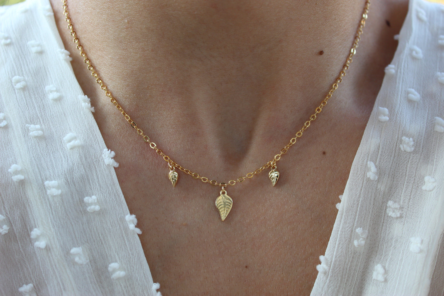Collar Copelia Hojas, un detalle inspirado en la naturaleza.