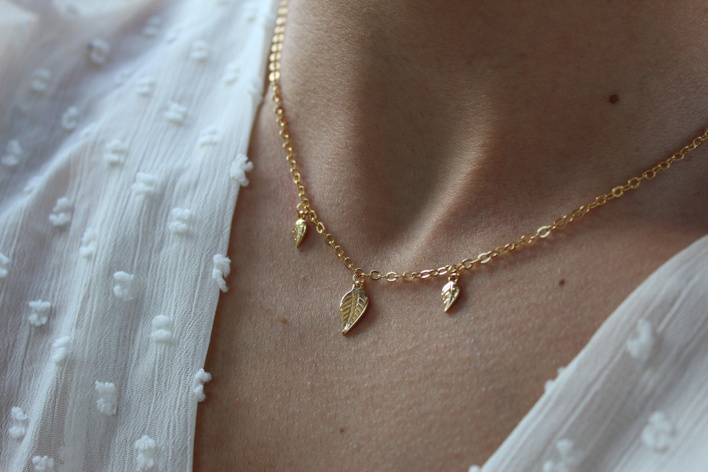 Collar Copelia Hojas, un detalle inspirado en la naturaleza.