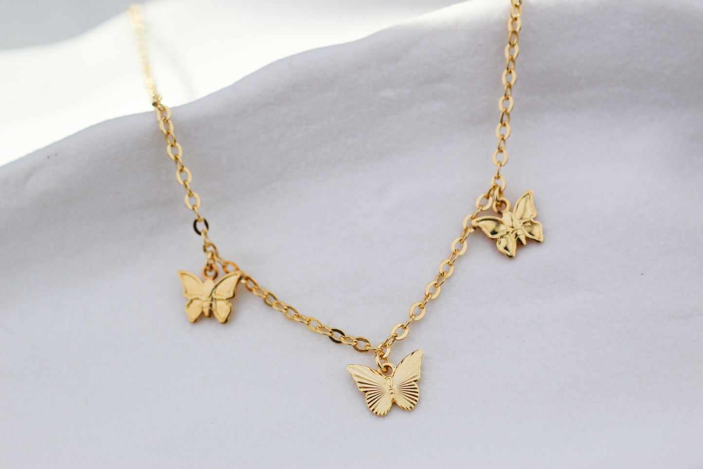 Collar Copelia Mariposa, un símbolo de libertad y transformación.