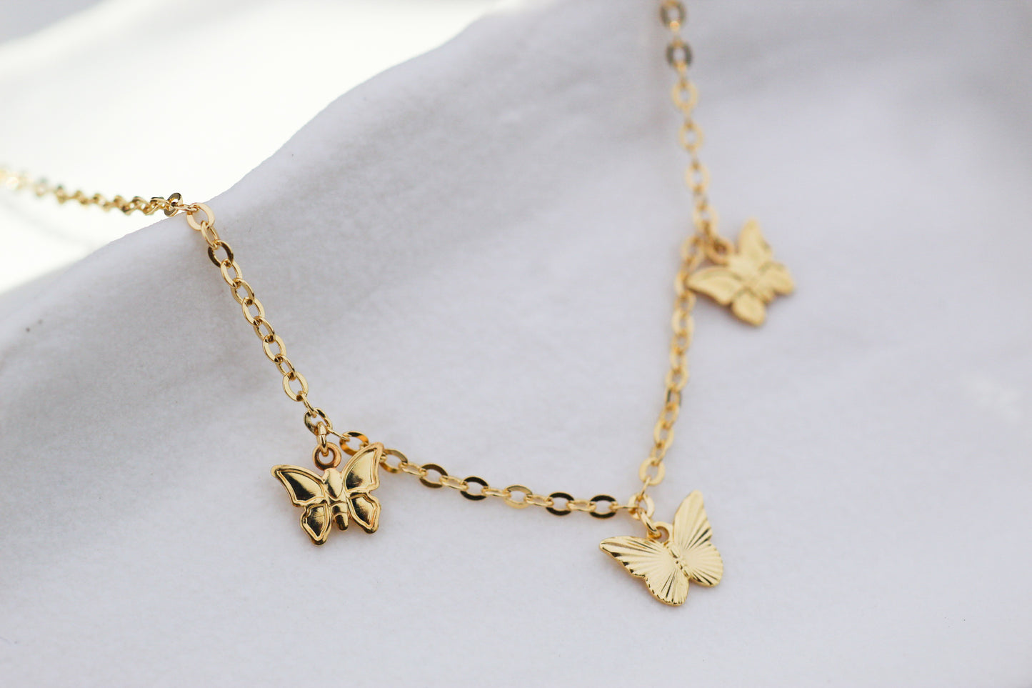 Collar Copelia Mariposa, un símbolo de libertad y transformación.