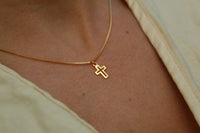 Collar Cruz Cali Plan, simple, delicado y con sentido 4