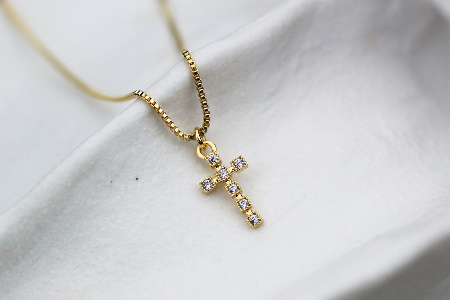 Collar Cruz Frost Gambar