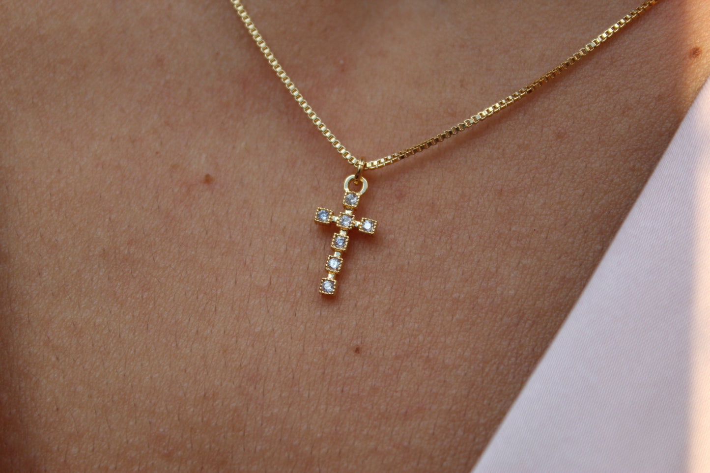 Collar Cruz Frost Gambar