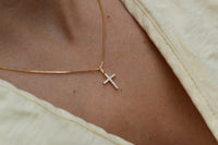 Collar Cruz Frost sutil, fe sutil que acompaña todos los días 3