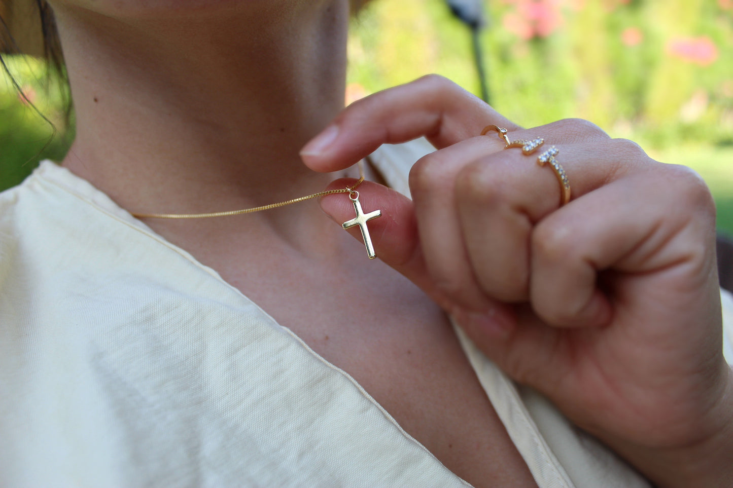 Collar Cruz Gru 1,9, fe que se lleva con estilo propio