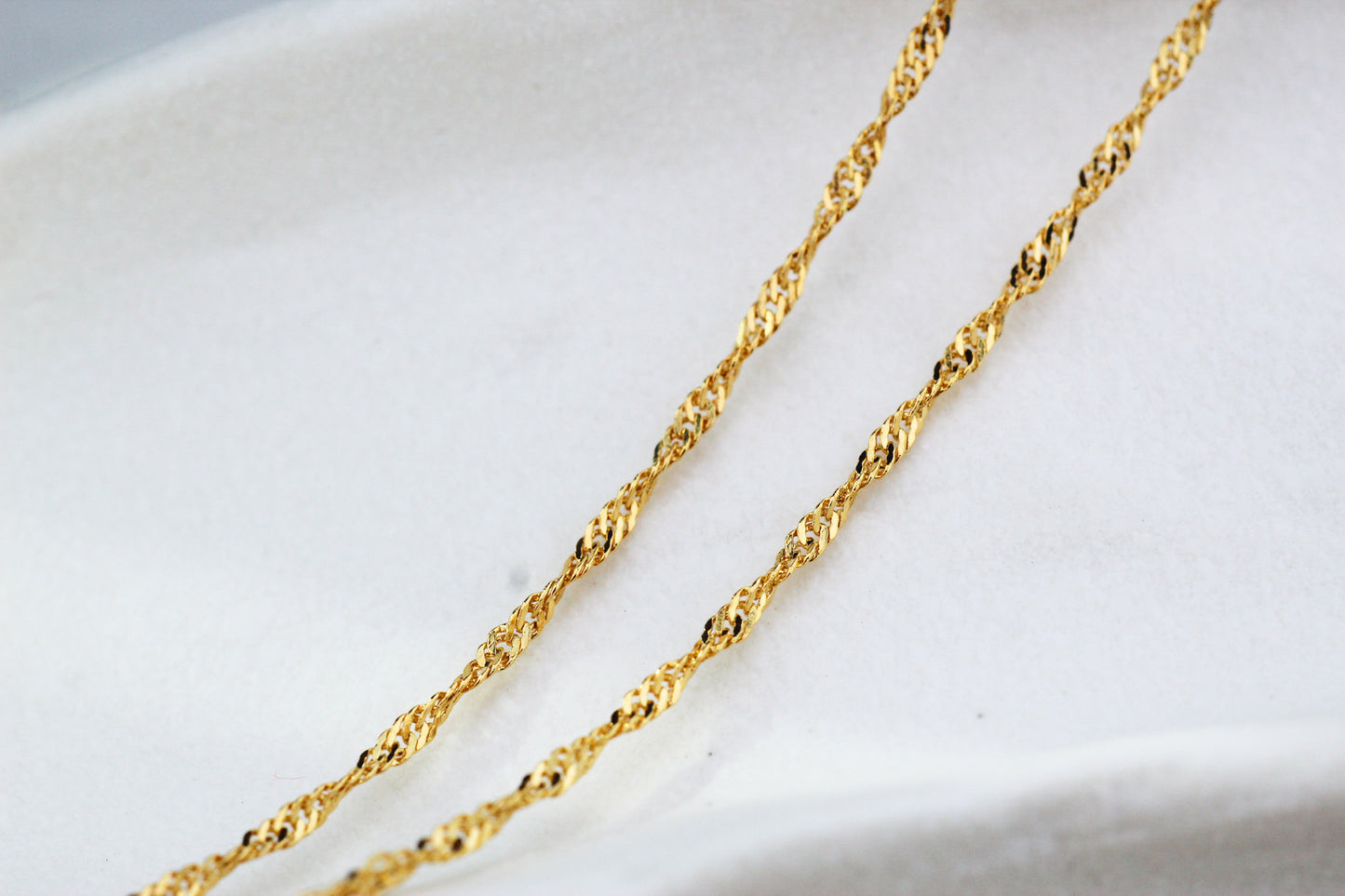 Collar Espiral, una joya que se adapta a ti.