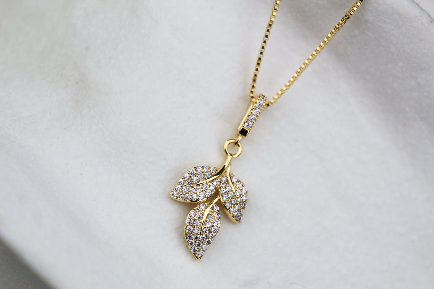 Collar Hoja Frost Iconic