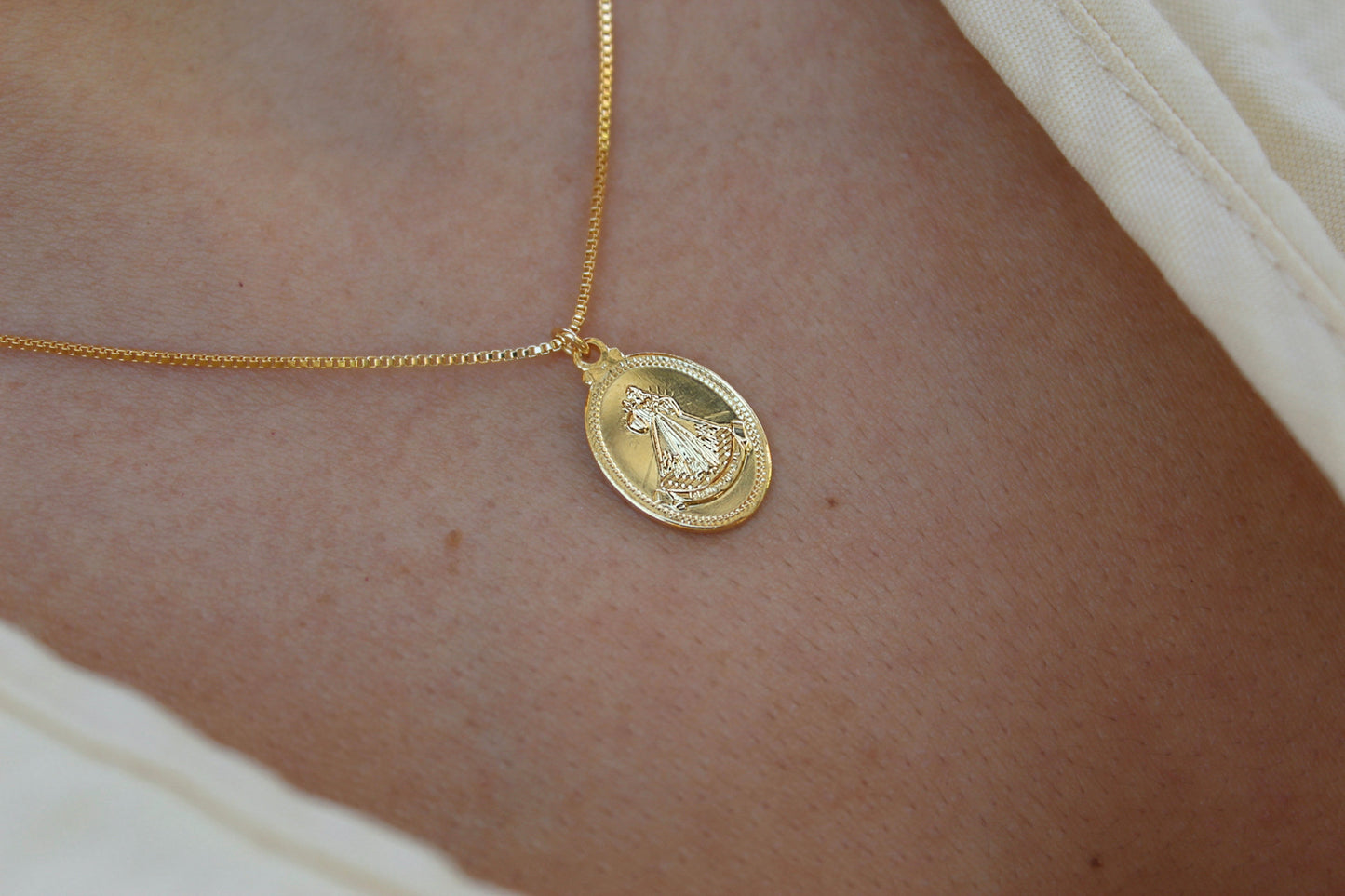 Collar Jesús Bor 1,8, 2 collares en 1: fe que eliges mostrar a tu manera