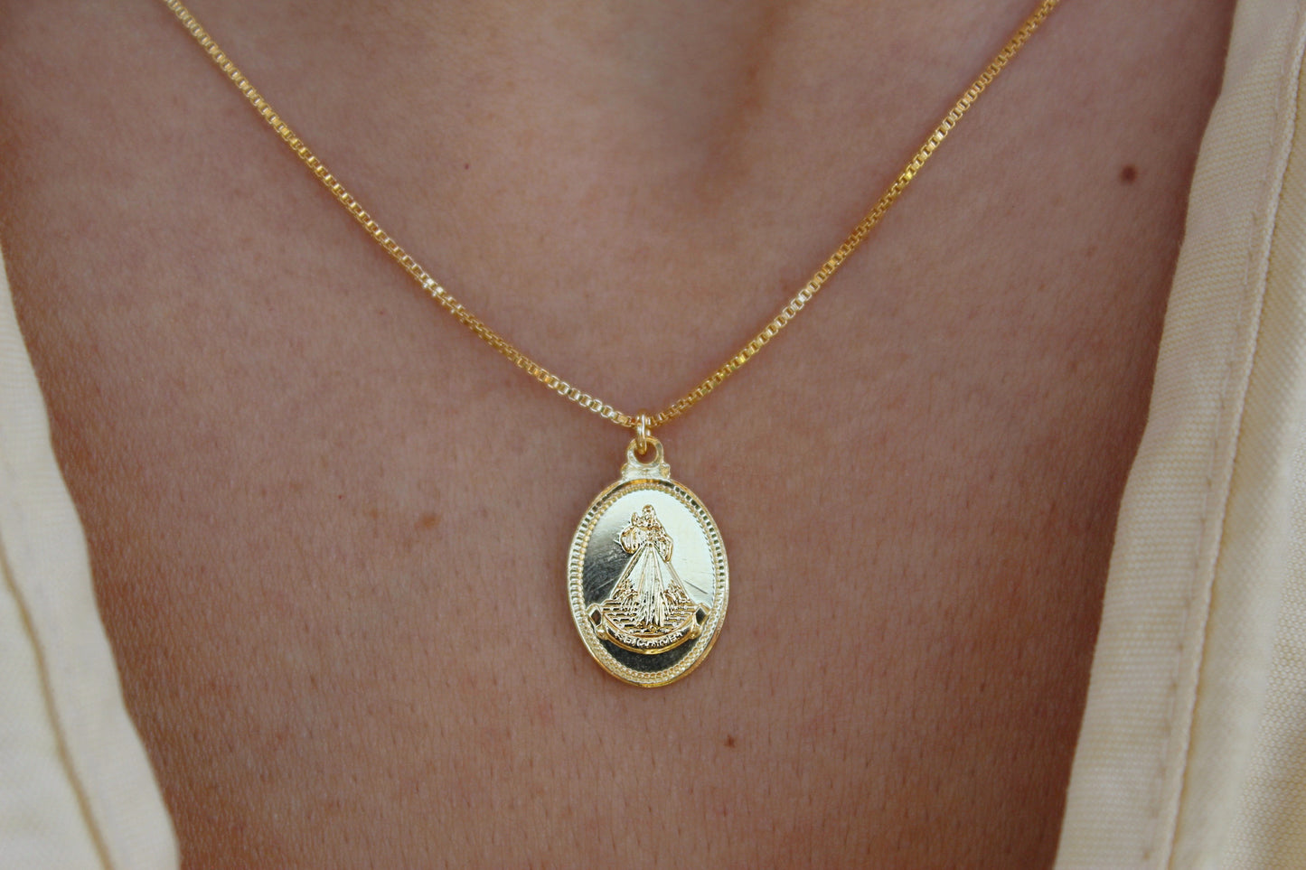 Collar Jesús Bor 1,8, 2 collares en 1: fe que eliges mostrar a tu manera